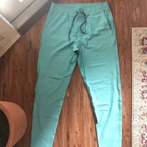 Outdoor Voices Men’s Sunday sweats